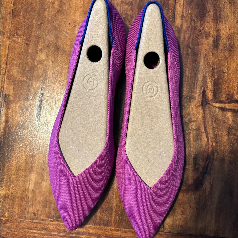 Rothy’s- The Point in wild orchid size 8.5
New and in the box.